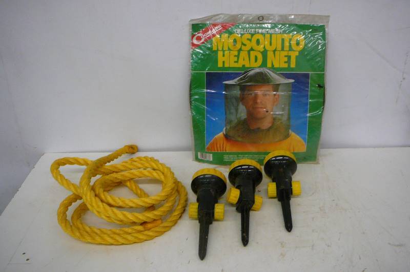 lot 31 image: Lawn Garden Head net, rope, Sprinkler heads