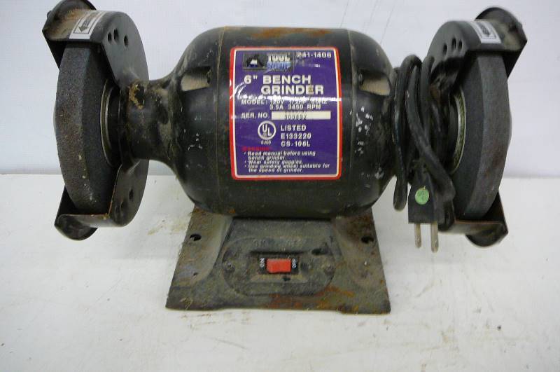 lot 34 image: 6 Bench Grinder Tool Shop 12 hp Works
