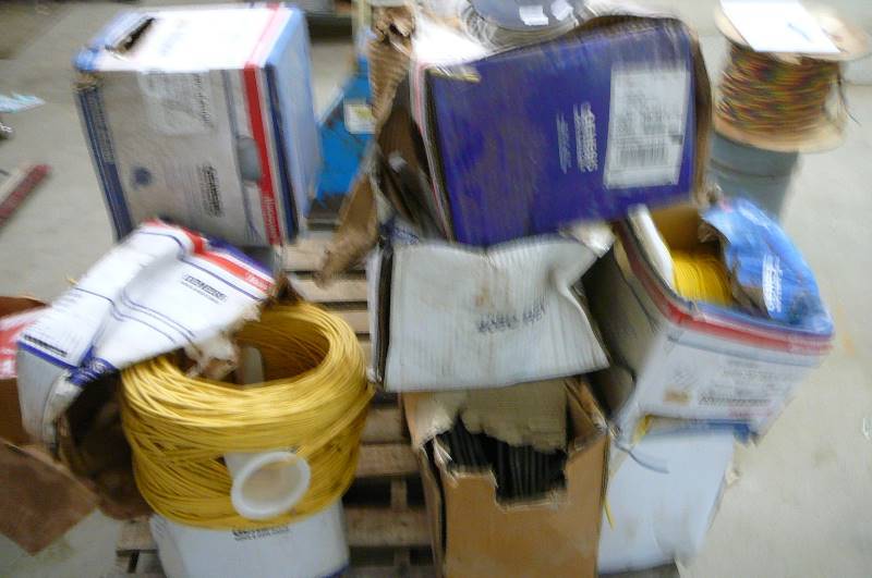 lot 48 image: Lot of wire Voice & Data Cable 13 rolls