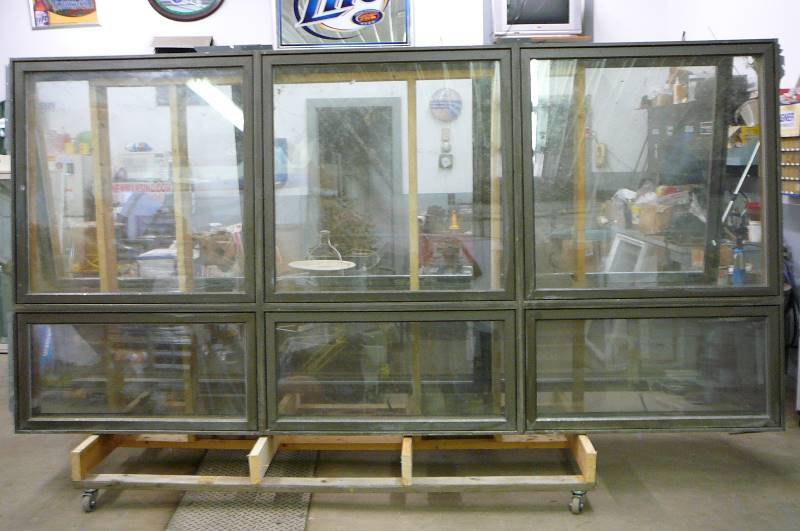 lot 55 image: Colby Window 12 wide x 6 high Lower crank out USED