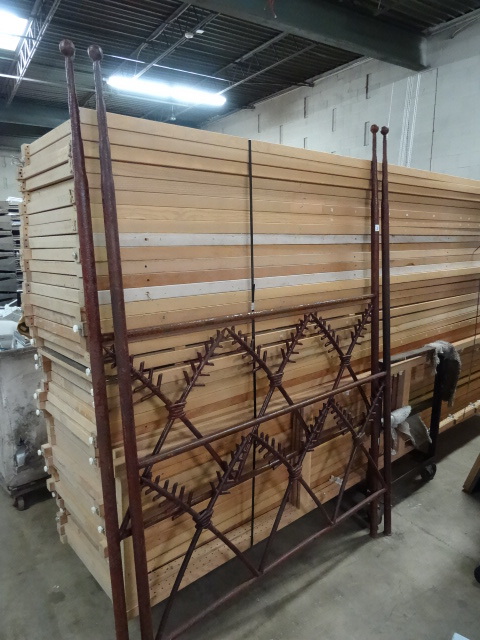 lot 3 image: Metal Bed Frame No Rails 60 X 84