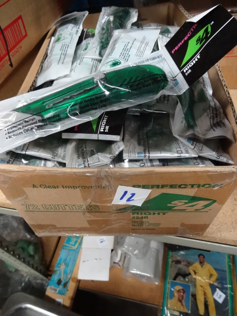 lot 13 image: S4 Right Handed Safety Cutters