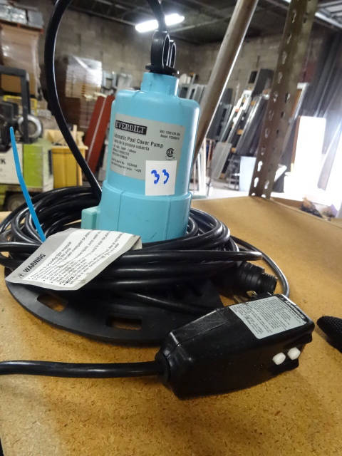 lot 33 image: Everbilt Automatic Pool Cover Pump