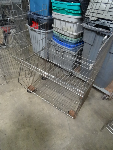lot 41 image: Stacking Wire Baskets
