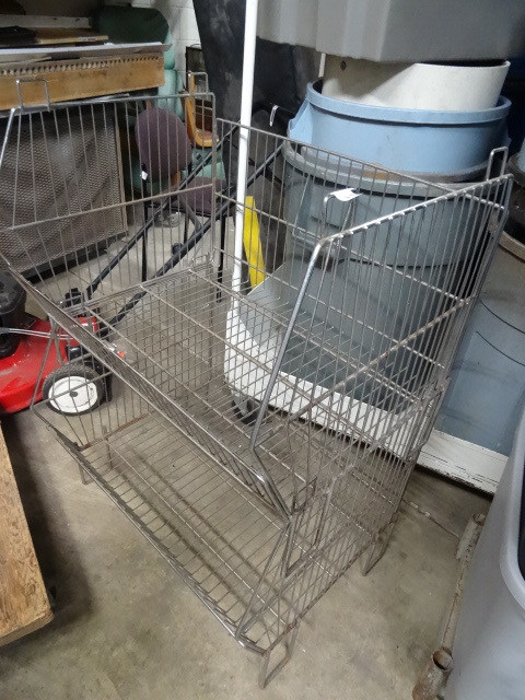 lot 43 image: Stacking Wire Baskets