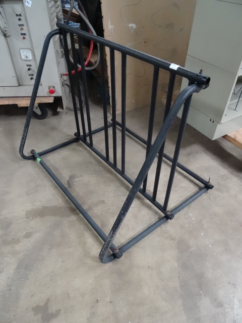 lot 61 image: Small Bike Rack