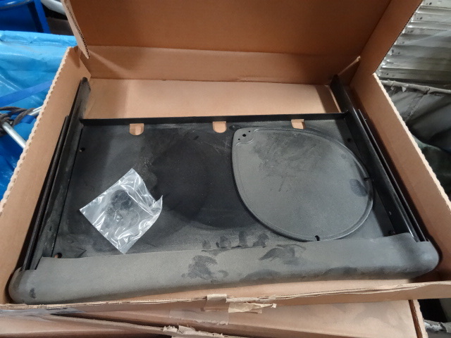 lot 86 image: Knape and Vogt KD-110 Keyboard Tray