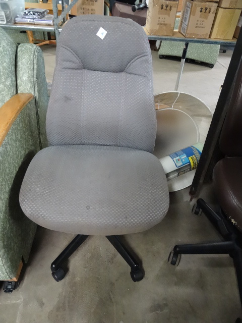 lot 106 image: Office Chair On Wheels