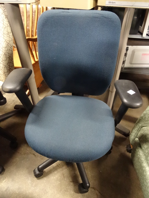 lot 129 image: Office Chair On Wheels