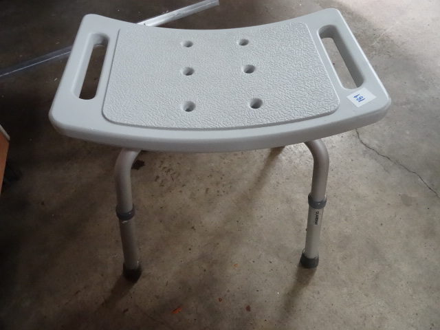 lot 189 image: Adjustable Height Shower Chair