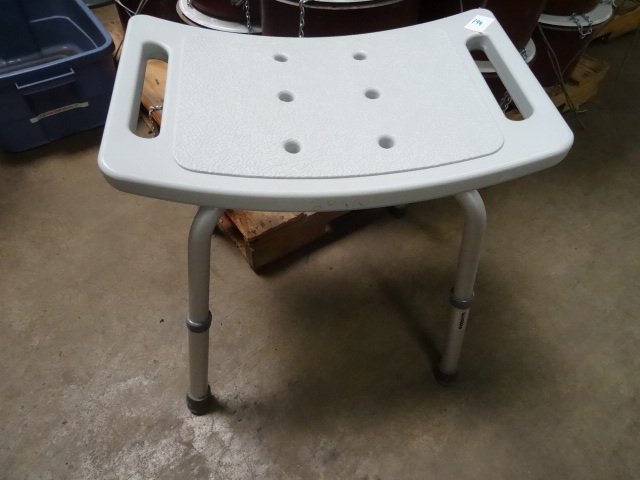 lot 194 image: Adjustable Height Shower Chair