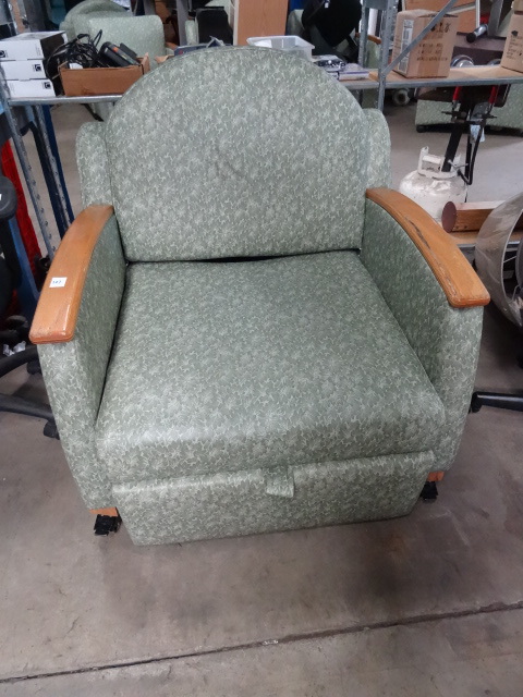 lot 182 image: Hill Rom P375 Sleeper Chair Hospital
