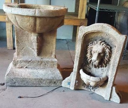 lot 4 image: Lion Water Fountain  Statue