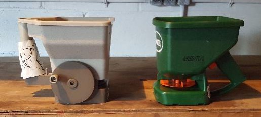lot 24 image: 2  Hand Spreaders