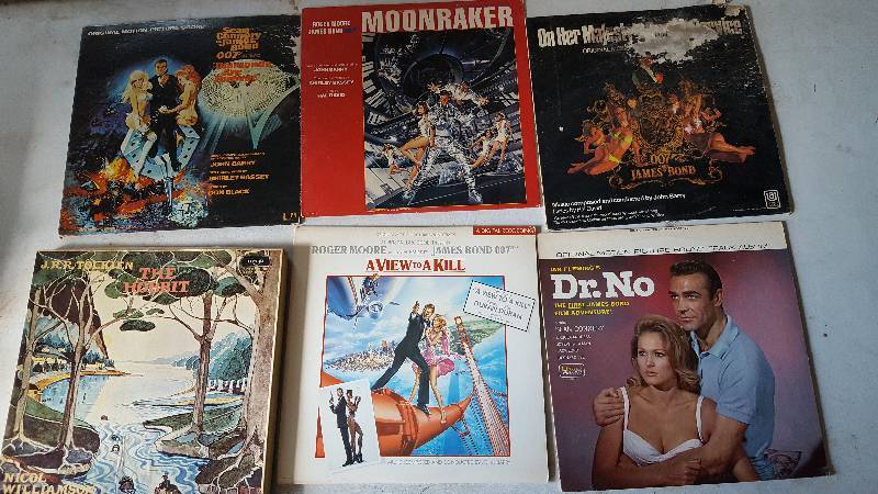 lot 20 image: Lot of Records