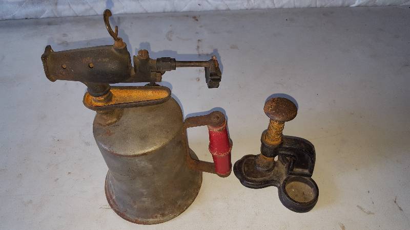 lot 26 image: Tools