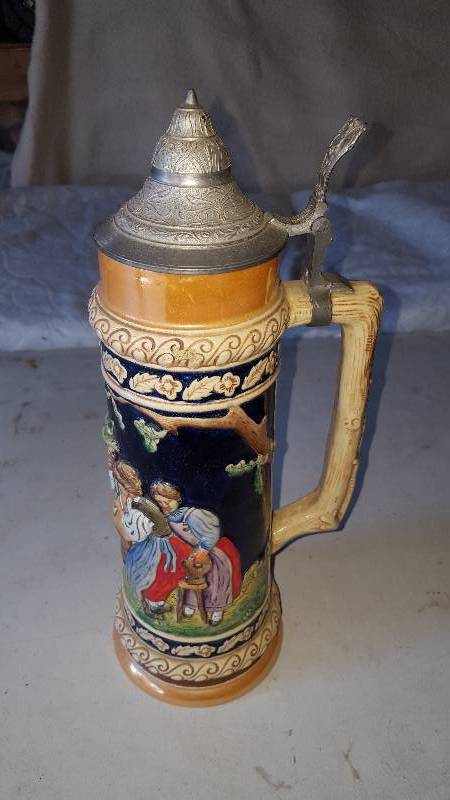 lot 28 image: Large Beer Stein