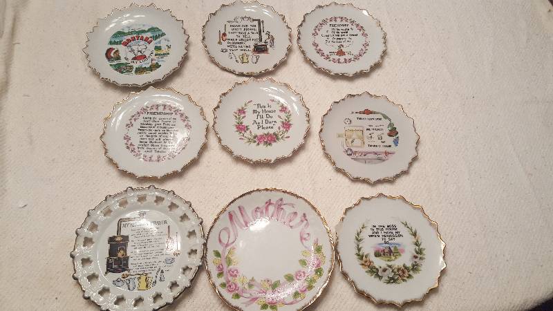 lot 30 image: 9 Decorative Plates