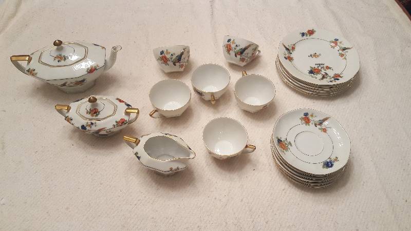 lot 33 image: Victoria China