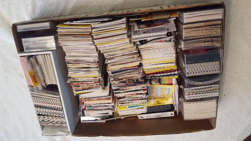 lot 67 image: Lot of Sports Cards