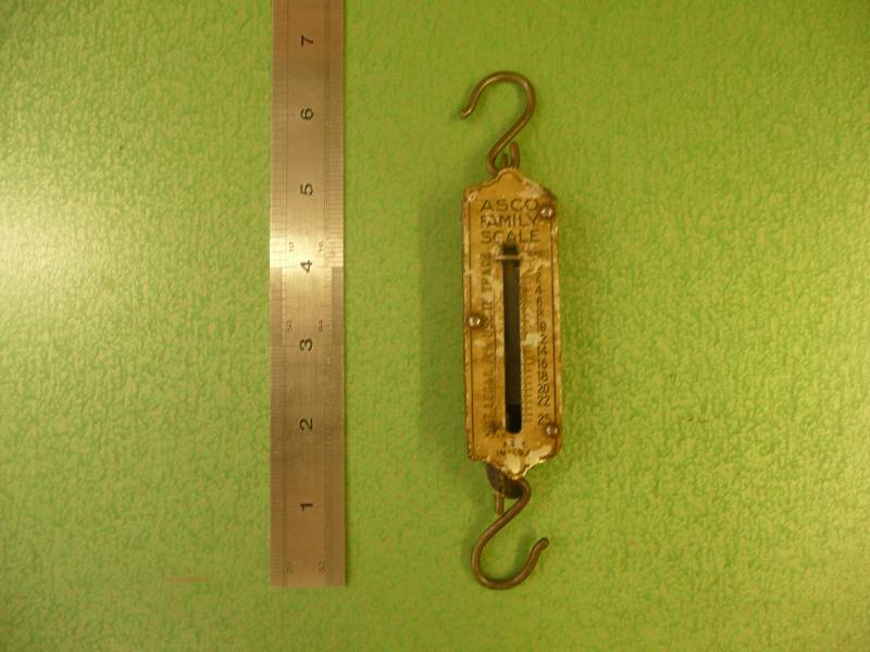 ANTIQUE SCALE - USA