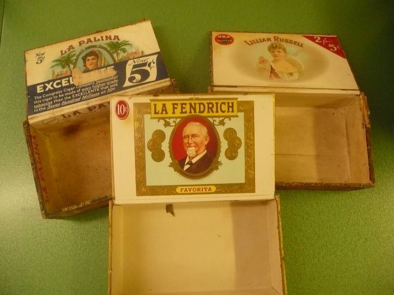 VINTAGE CIGAR BOX GROUP