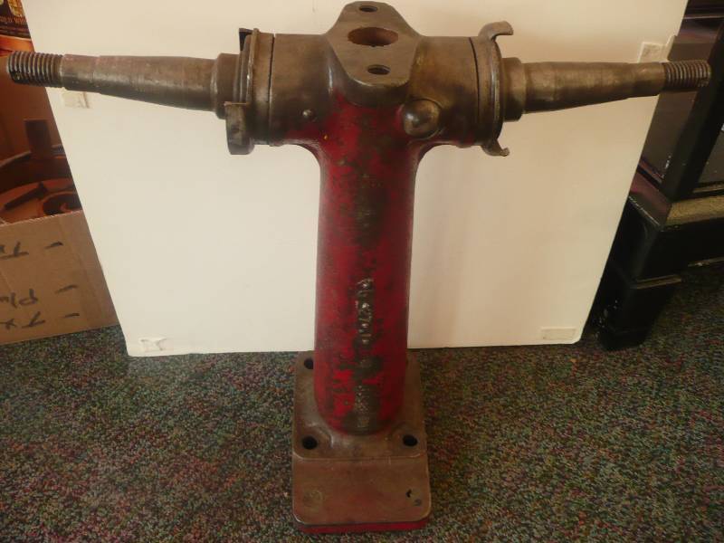 ANTIQUE FARMALL HEAVY TRACTOR AXLE