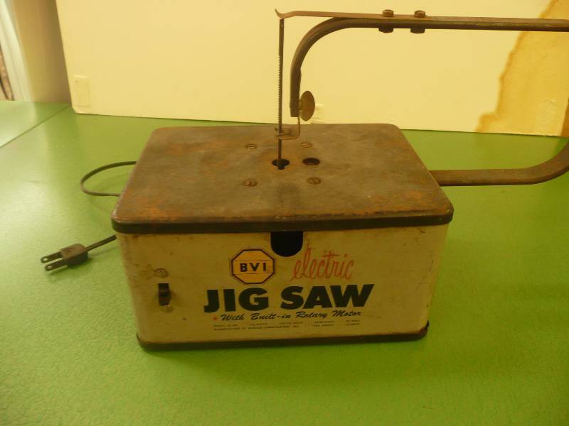 VINTAGE JIG SAW - WORKS & VERY COOL