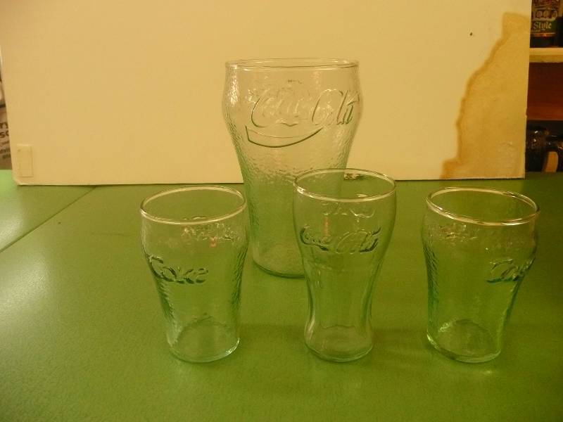 VINTAGE COKE GLASS GROUP