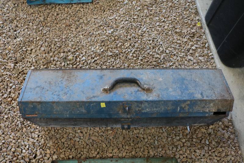 lot 11 image: Carpenter tools