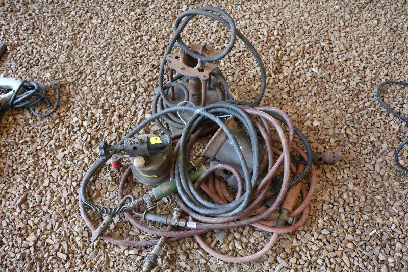 lot 14 image: 6 torches