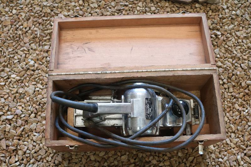 lot 27 image: Industrial power kraft planer