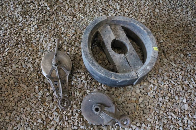 lot 30 image: Wood pulleys
