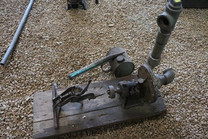 lot 36 image: Old pump, spray and clamp