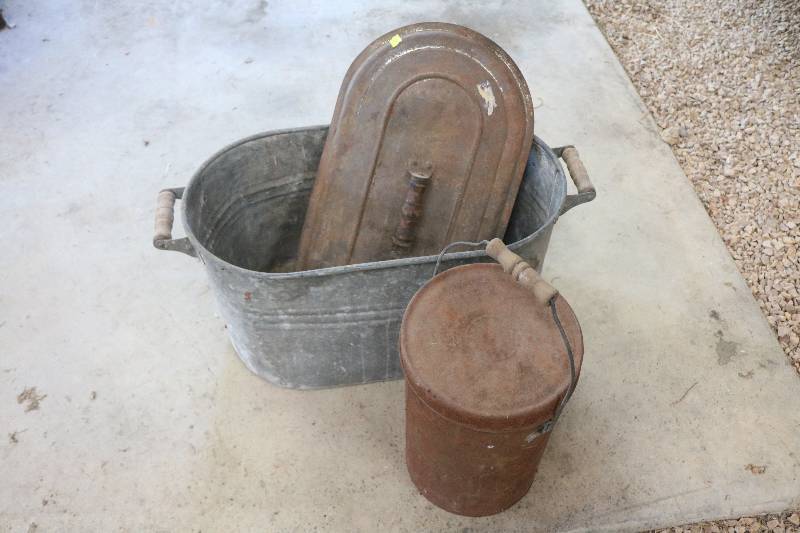 lot 55 image: Metal containers