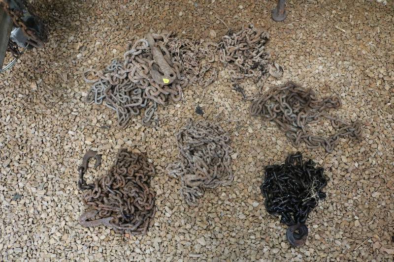 lot 56 image: Log chains