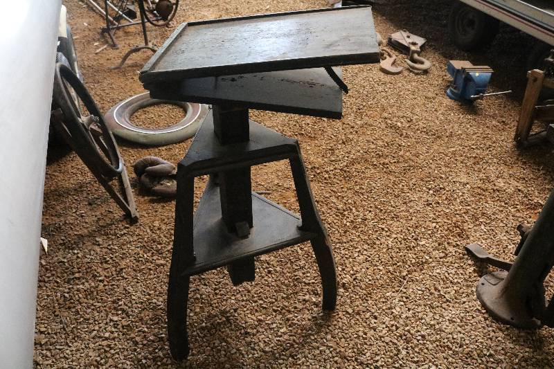 lot 66 image: Stone table