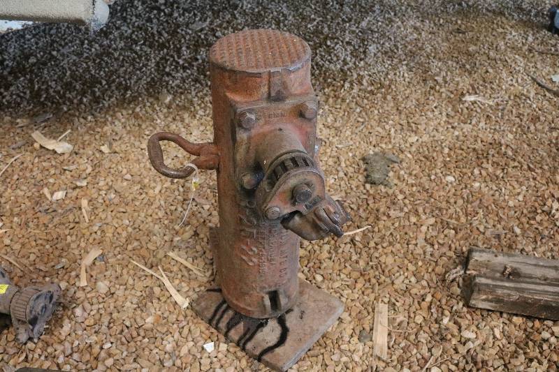 lot 74 image: Duff Norton 25 ton jack