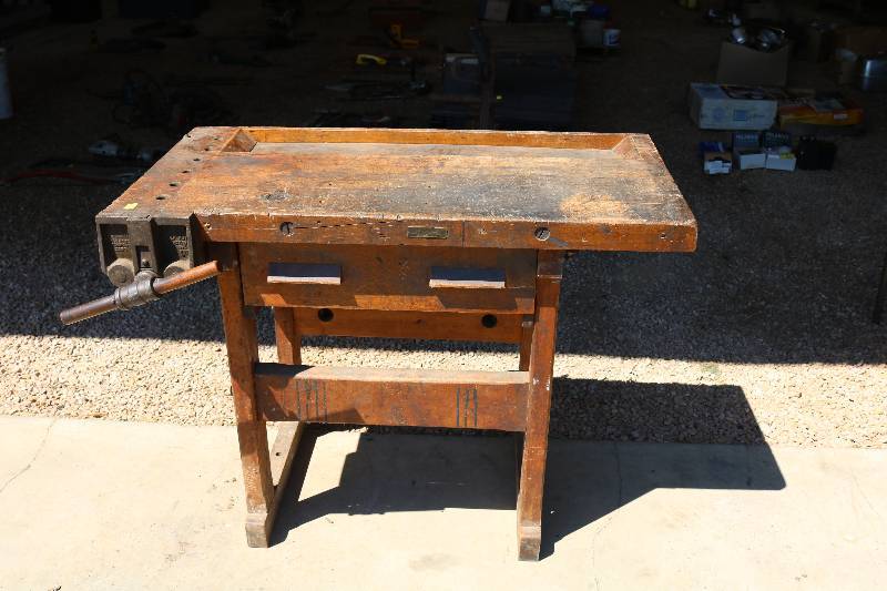 lot 90 image: Old Antique work bench