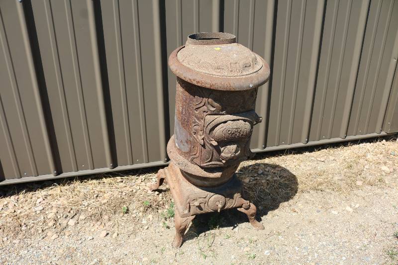 lot 91 image: Antique pot belly stove