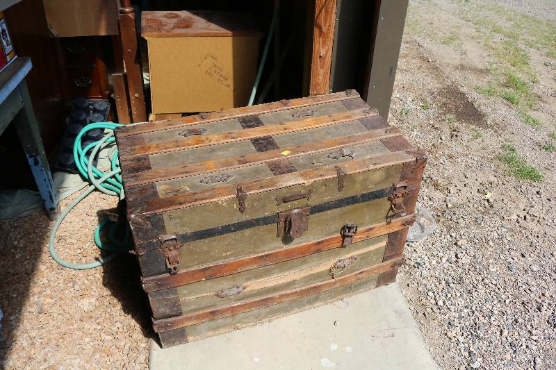 lot 93 image: Antique Imisrant Chest