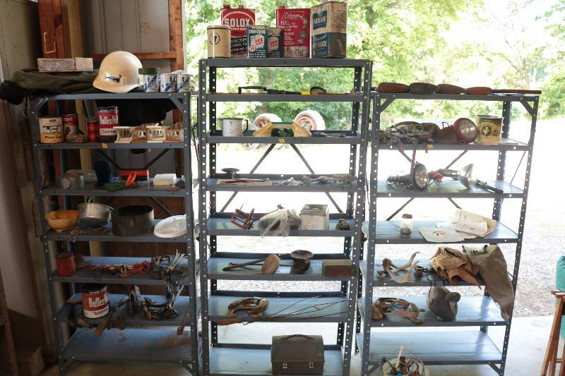 lot 101 image: Rack of misc items