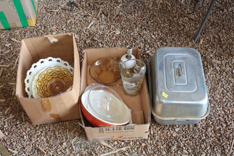 lot 114 image: Misc glass bowls and pitchers