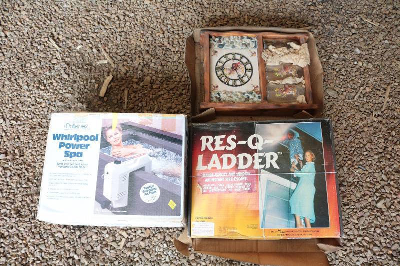 lot 118 image: Whirlpool spa, Res-Q ladder and clock set