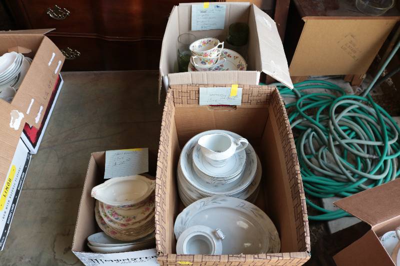 lot 117 image: Misc antique dishes and fine china