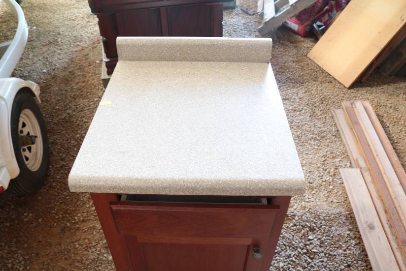 lot 136 image: Cabinet