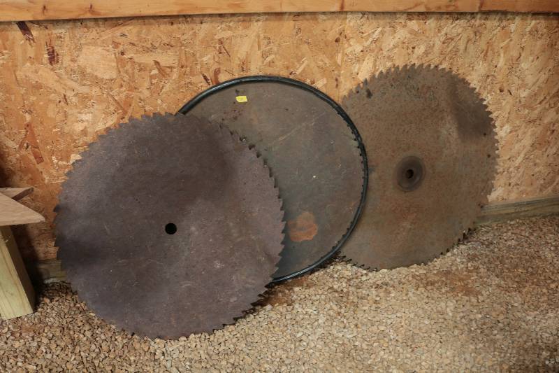 lot 138 image: 3 saw blades