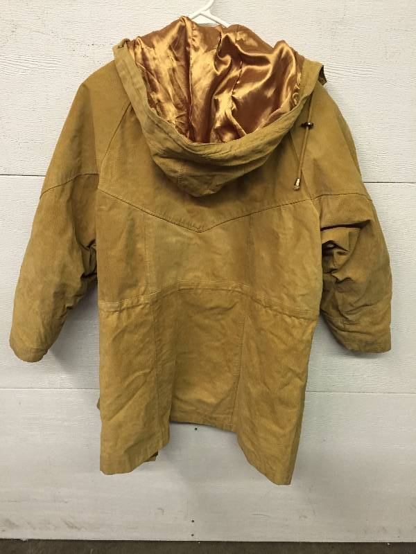 lot 28 image: WILSONS LEATHER COAT, SIZE LARGE