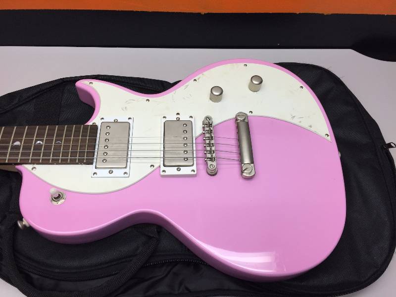 lot 33 image: LUNA ELECTRIC GUITAR WITH CASE