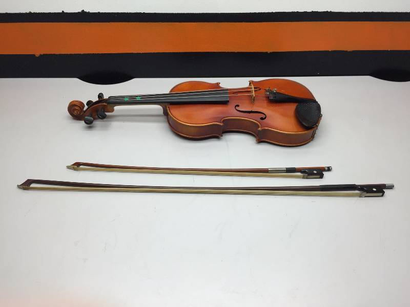 lot 34 image: VIOLIN COPY OF ANTONIUS STRADIVIUS